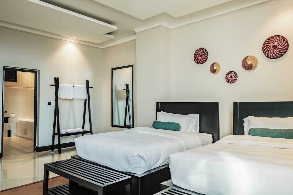 Deluxe Double or Twin Room, 2 Twin Beds, Non Smoking, Bathtub - Photo 1