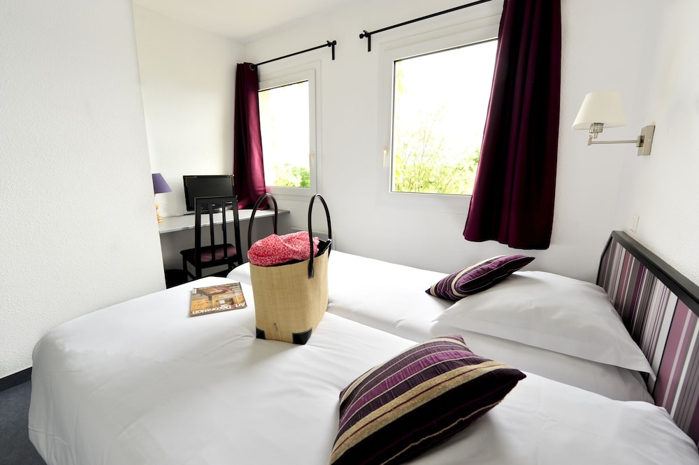 Twin Room - Photo 2