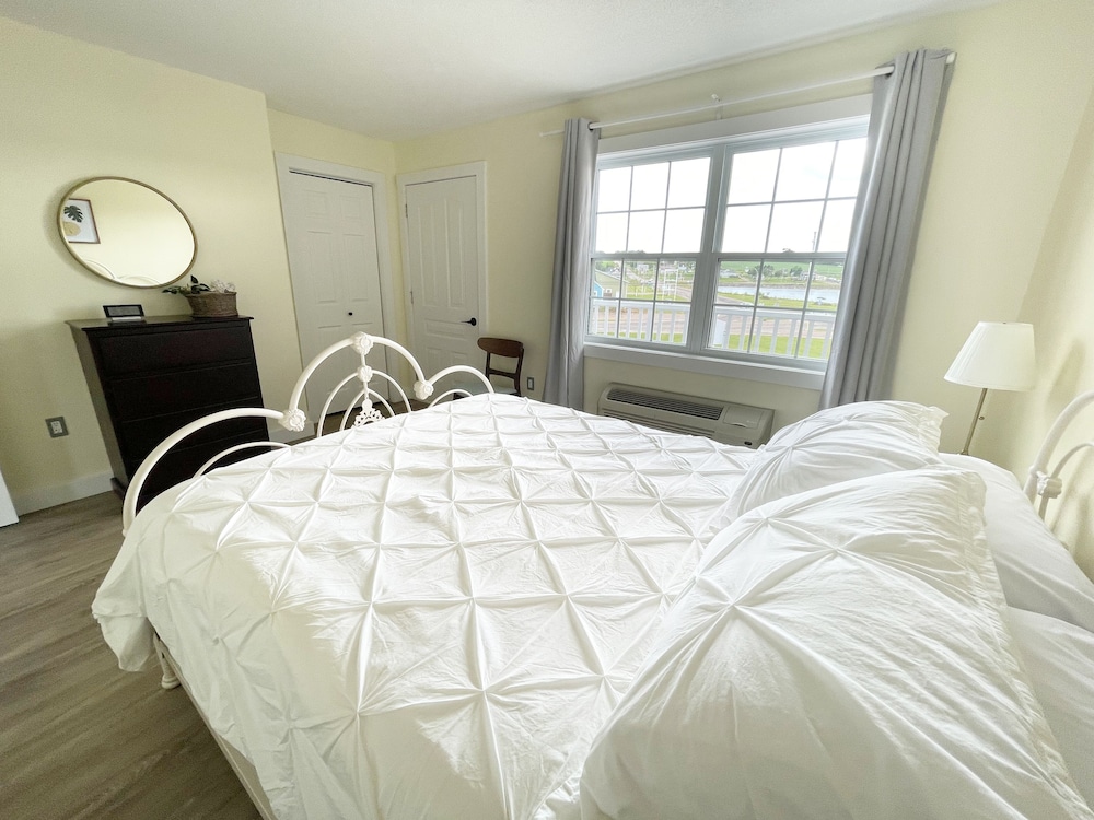 Family Suite, 2 Bedrooms, Kitchen, Bay View photo 3
