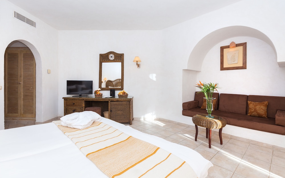 Family Triple Room - Photo 4