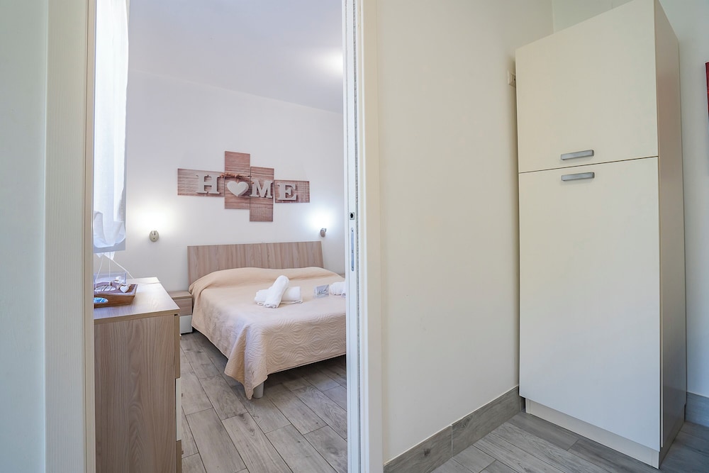 Standard Apartment, 2 Bedrooms, Terrace, Partial Sea View photo 3