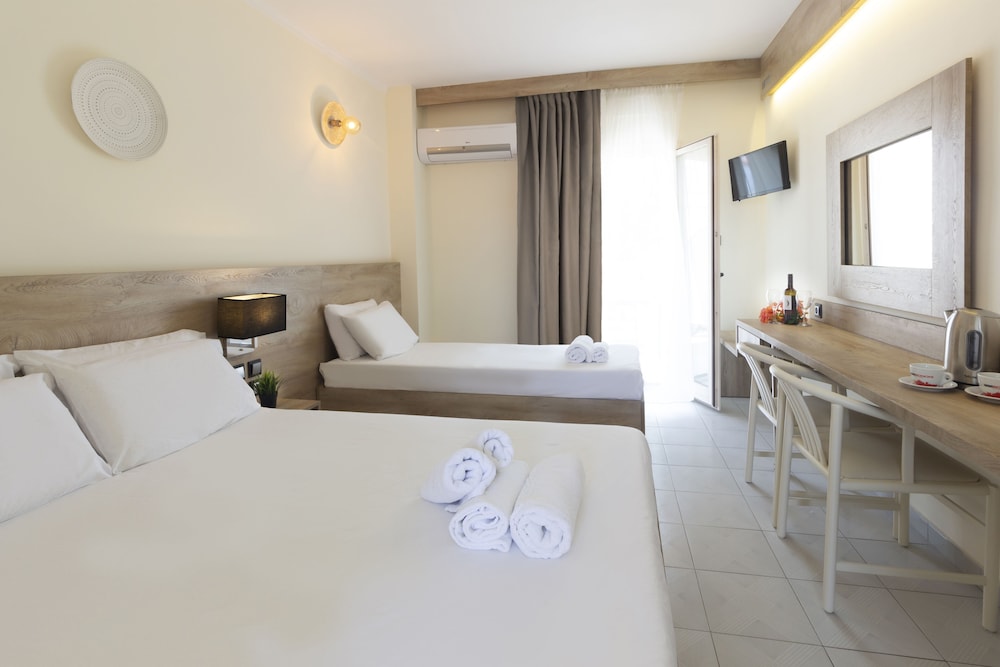 Deluxe Triple Room photo 1