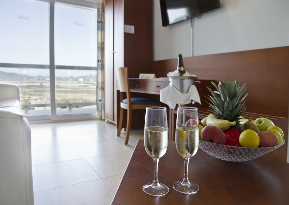 Junior Suite, 1 Queen Bed with Sofa bed, Sea View photo 3