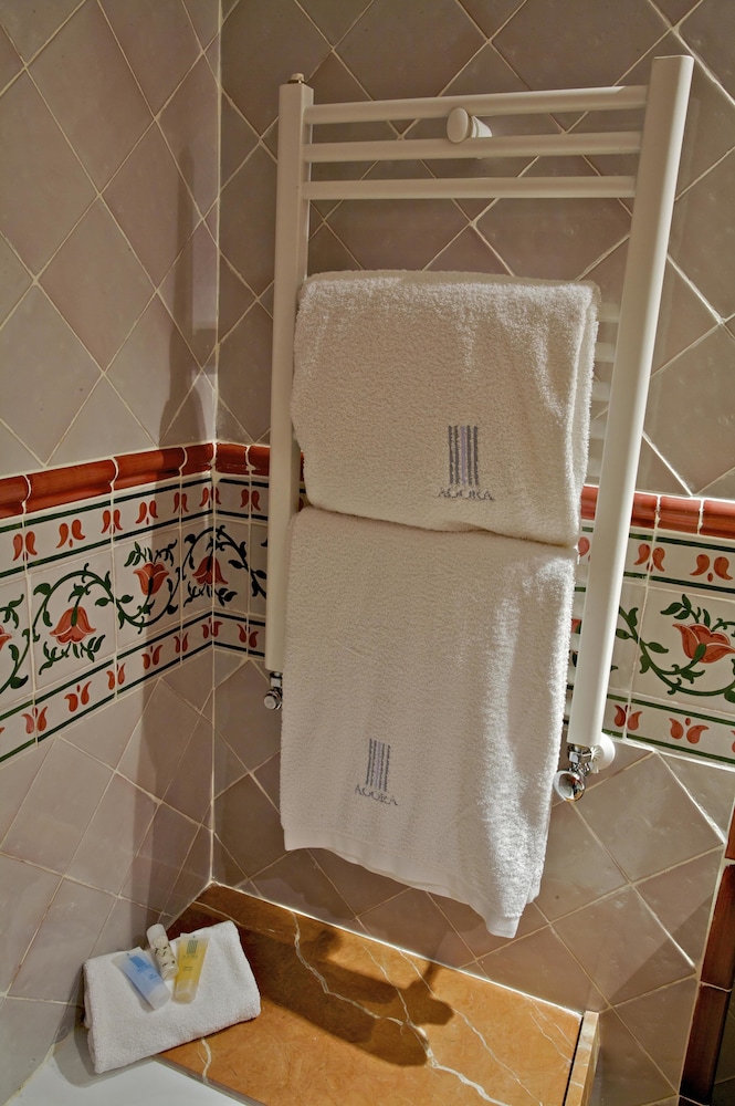 Standard Double Room (3 Adults) - Photo 3