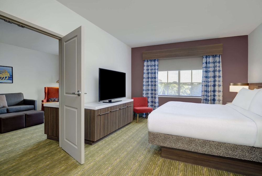 One Bedroom Suite, One King and One Sofa Bed - Photo 2