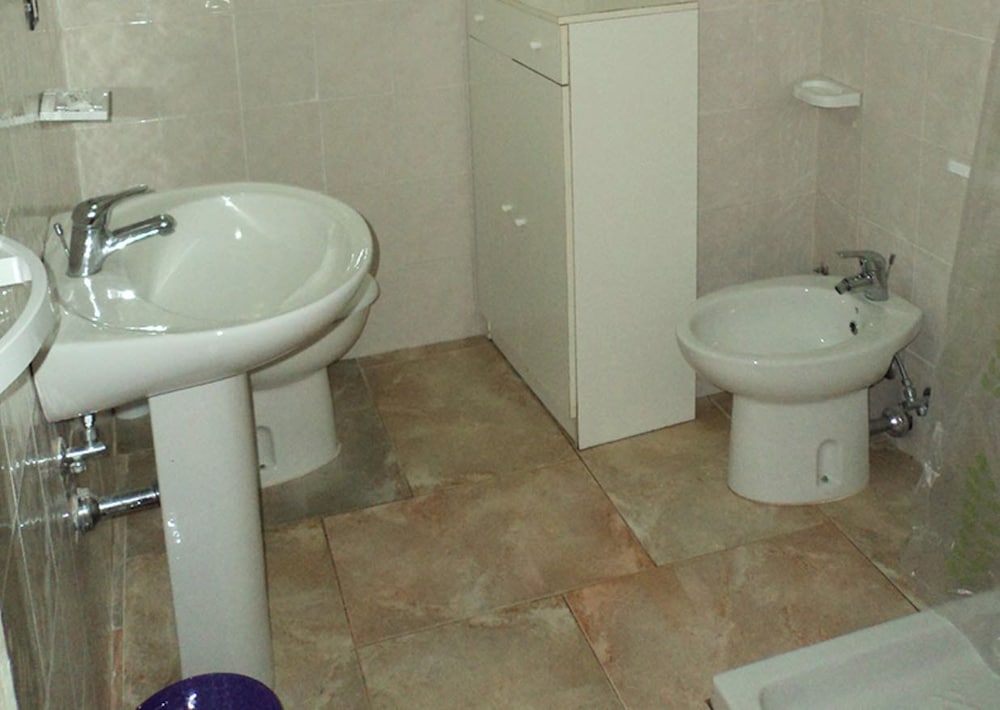 Double or Twin Room, 1 Queen Bed, Non Smoking photo 3