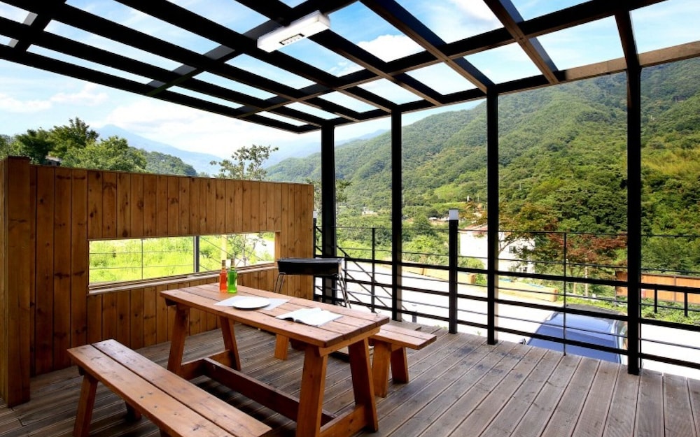 Room (Coffee tree seat)