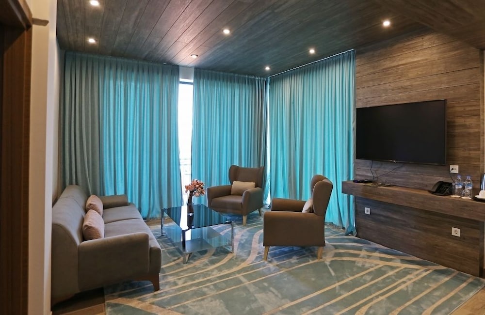 Suite, Mountain View