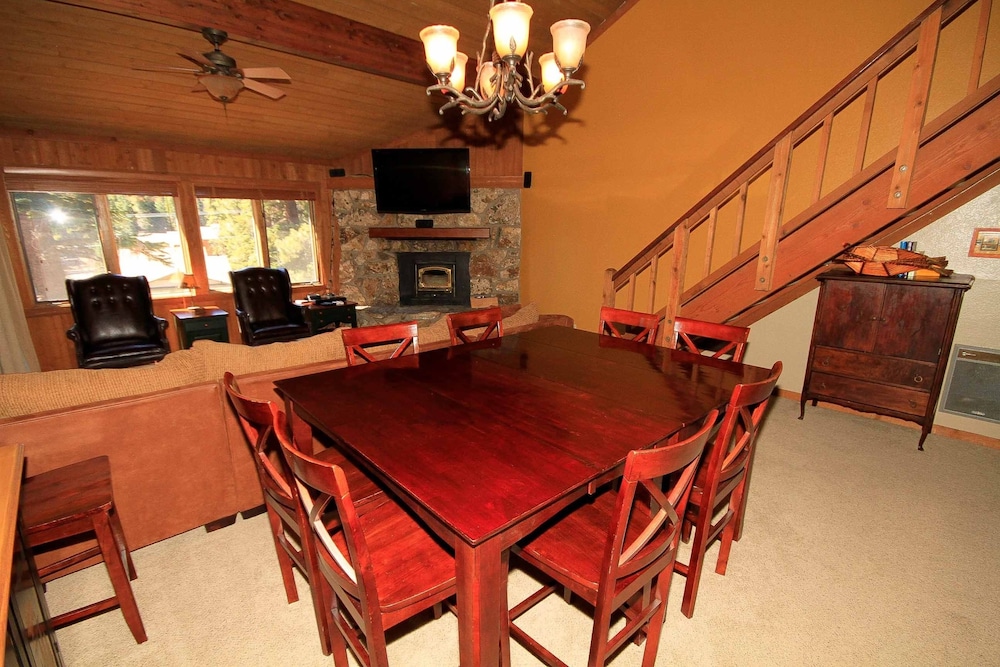Condo, Multiple Bedrooms photo 3
