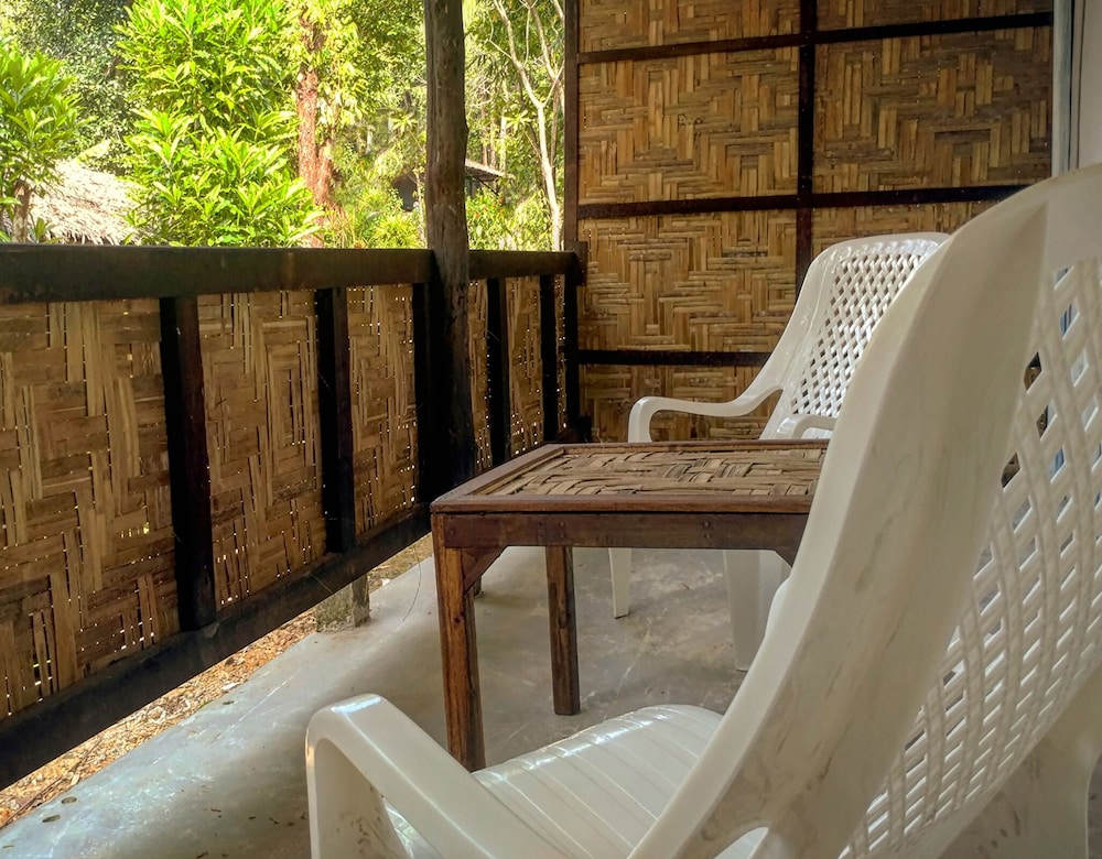 Premium Double Room, 1 King Bed, Balcony photo 2