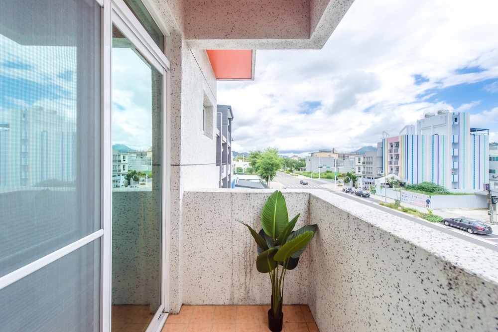 Deluxe Double Room, Balcony - Photo 11
