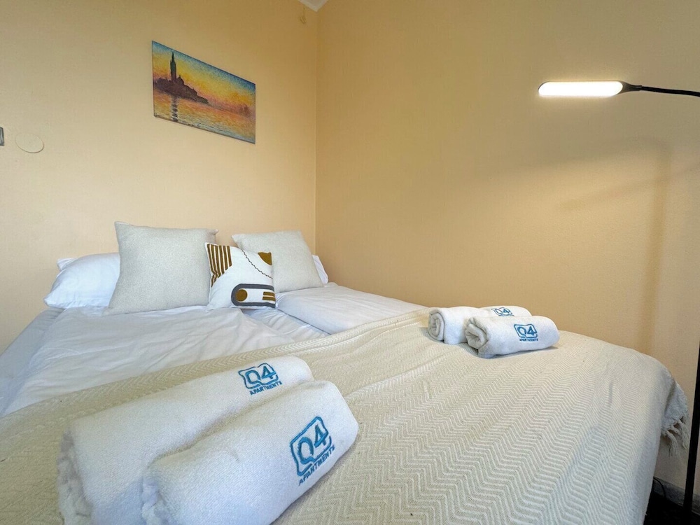 Basic Double Room, Private Bathroom, Ground Floor photo 3