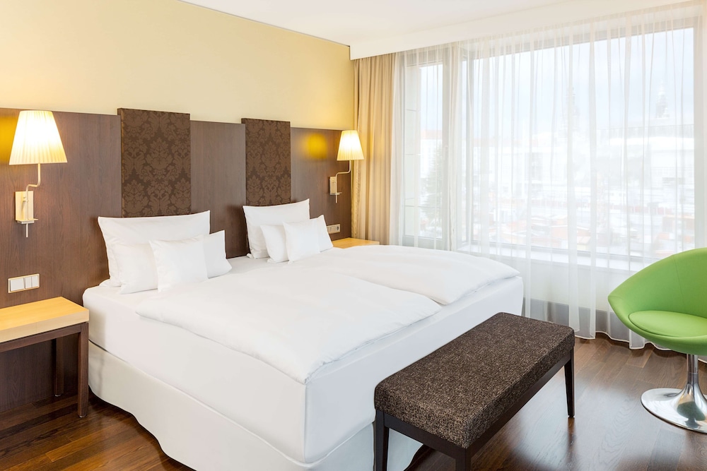 Premium Room (Extra Bed 3 adults) thumbnail 5