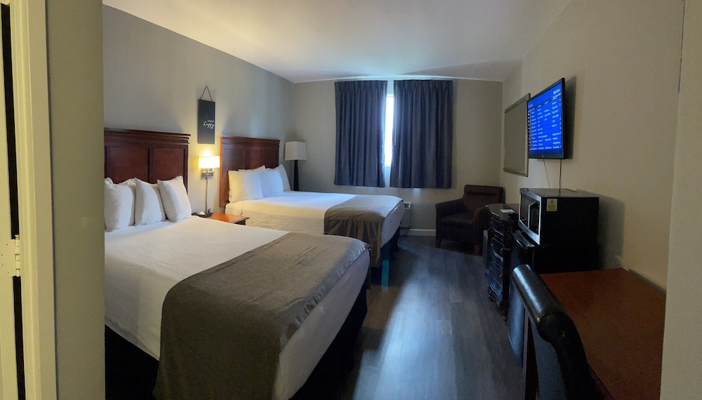 Room, 2 Queen Beds photo 2
