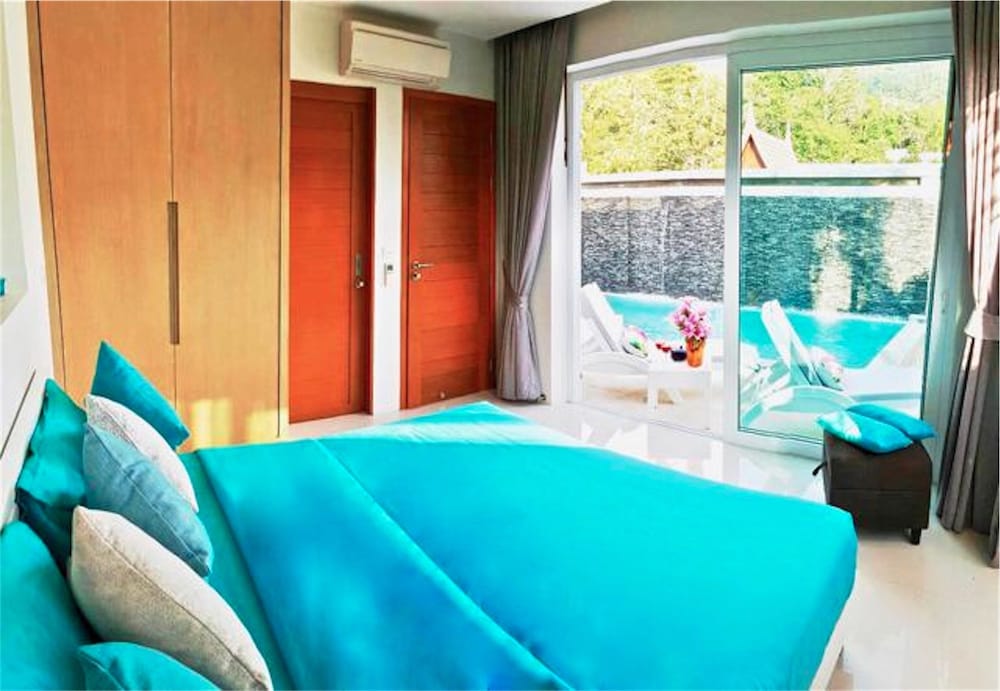 Villa, 2 Bedrooms, Poolside photo 1