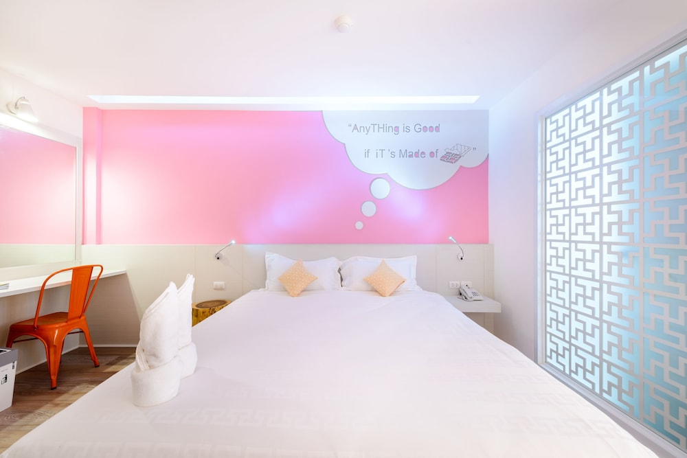 Standard Room, 1 King Bed - Photo 12