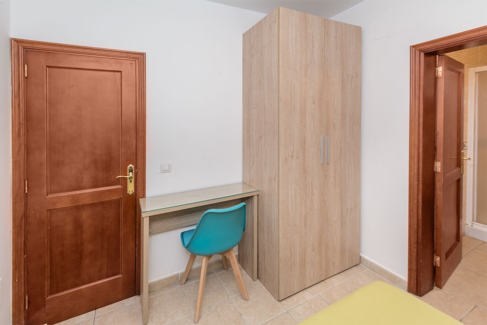 Single Room, Private Bathroom photo 2