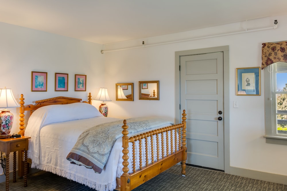 Standard Room, 1 Queen Bed, Non Smoking photo 1