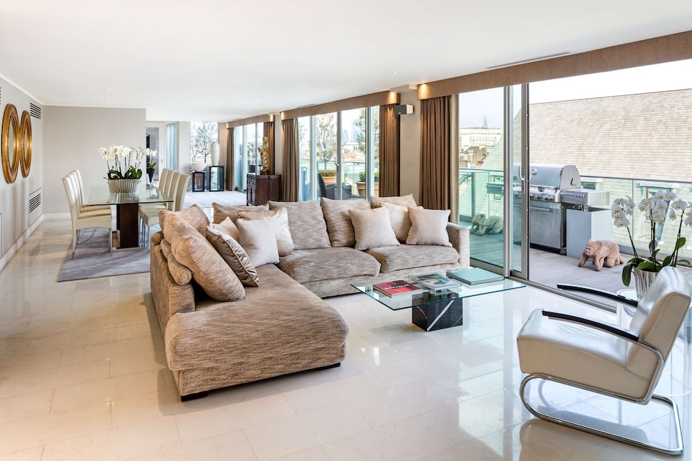 Suite, 2 Bedrooms, Terrace thumbnail 6