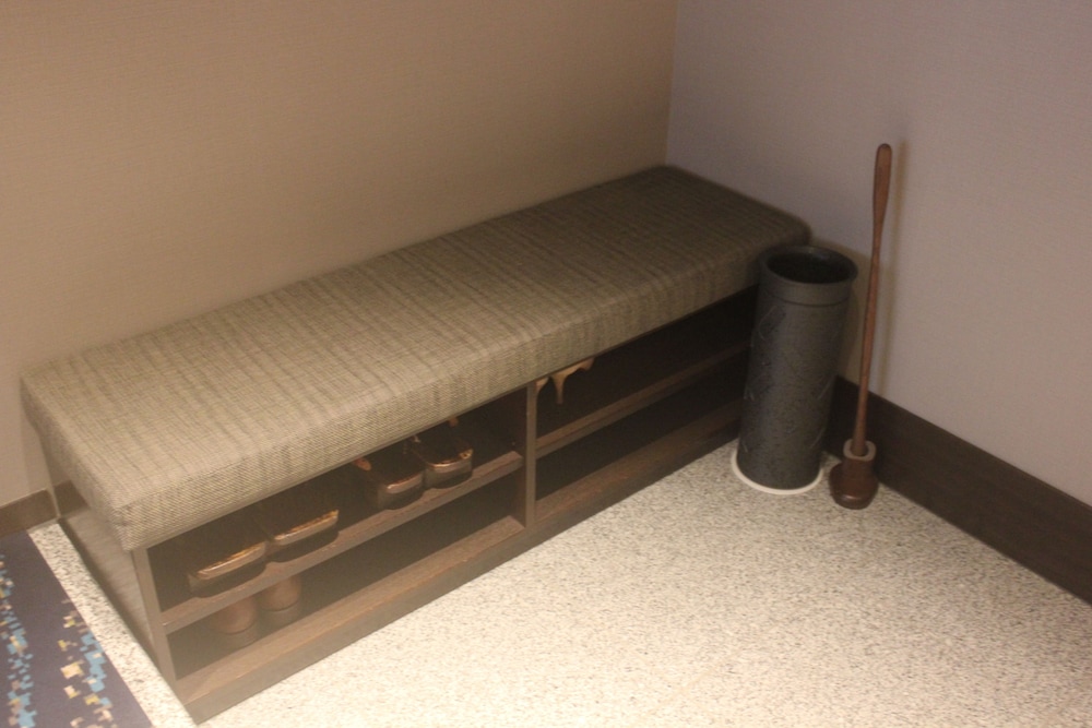 Corner Room - Non-Smoking thumbnail 5