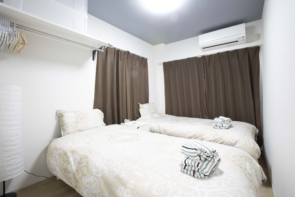 Apartment photo 2