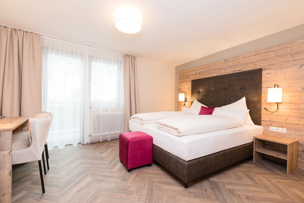 Premium Double Room, 1 Double Bed, Balcony photo 1