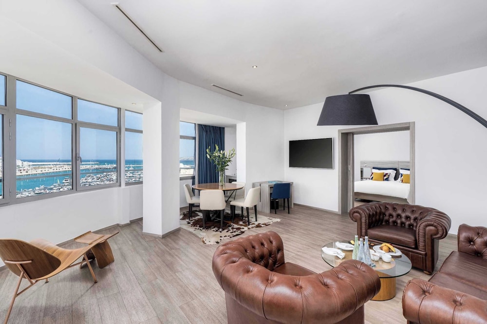 Superior Suite, Pool View - Photo 6