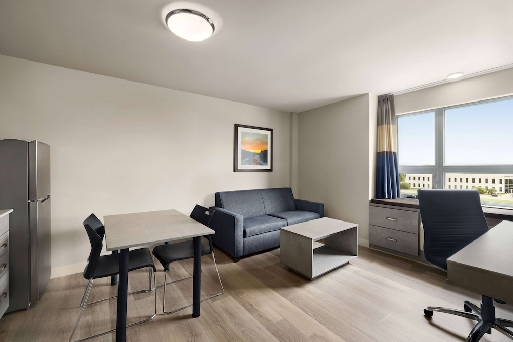 Suite, 1 Bedroom, Non Smoking - Photo 2