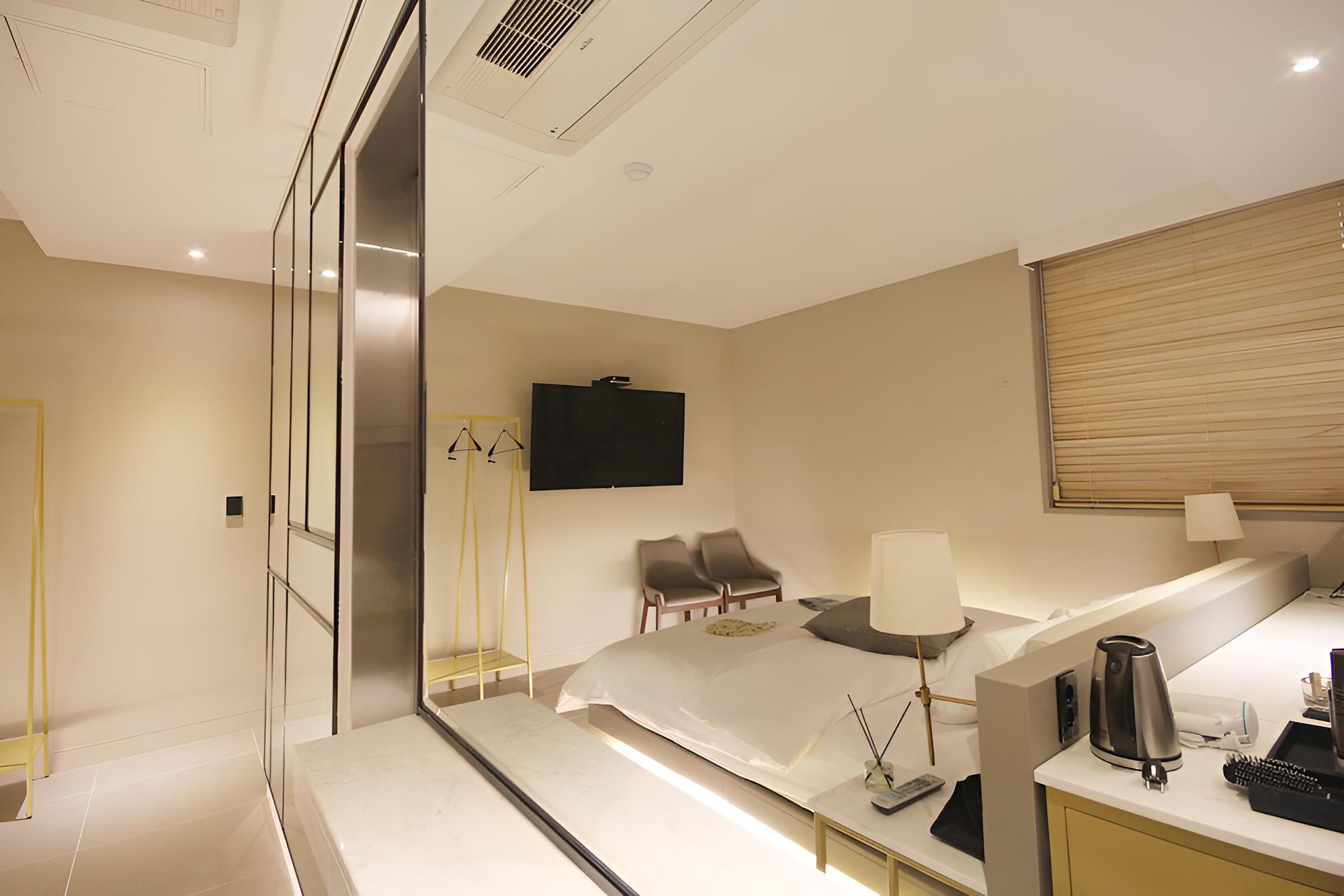 Room (Suite (Styler Jetted Spatub)(OTT King) - Photo 6