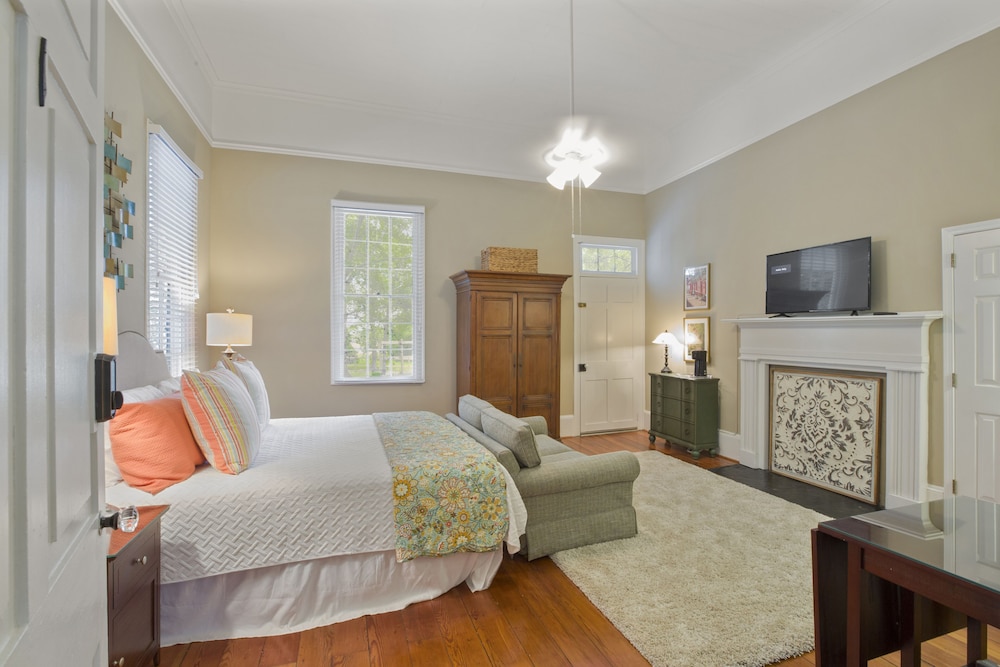 Honeymoon Single Room