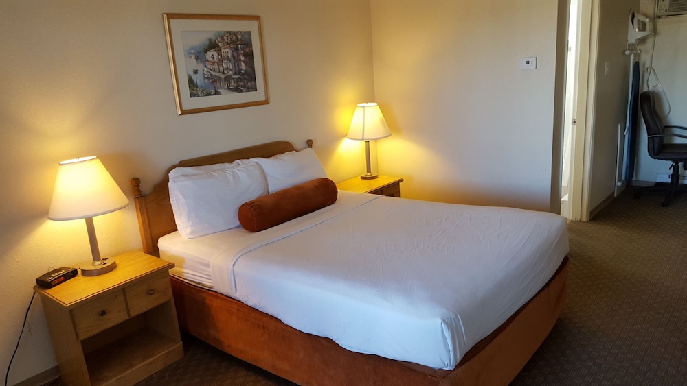 Premium Room, 1 Queen Bed - Photo 2