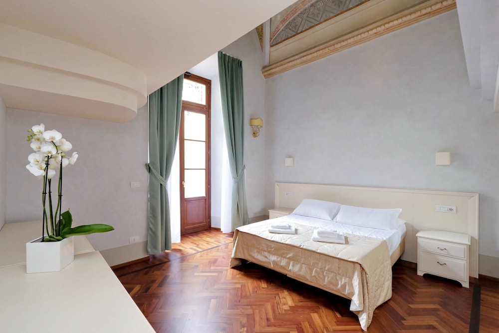 Family Apartment, 3 Bedrooms (9/B, Borgo Albizi 29)