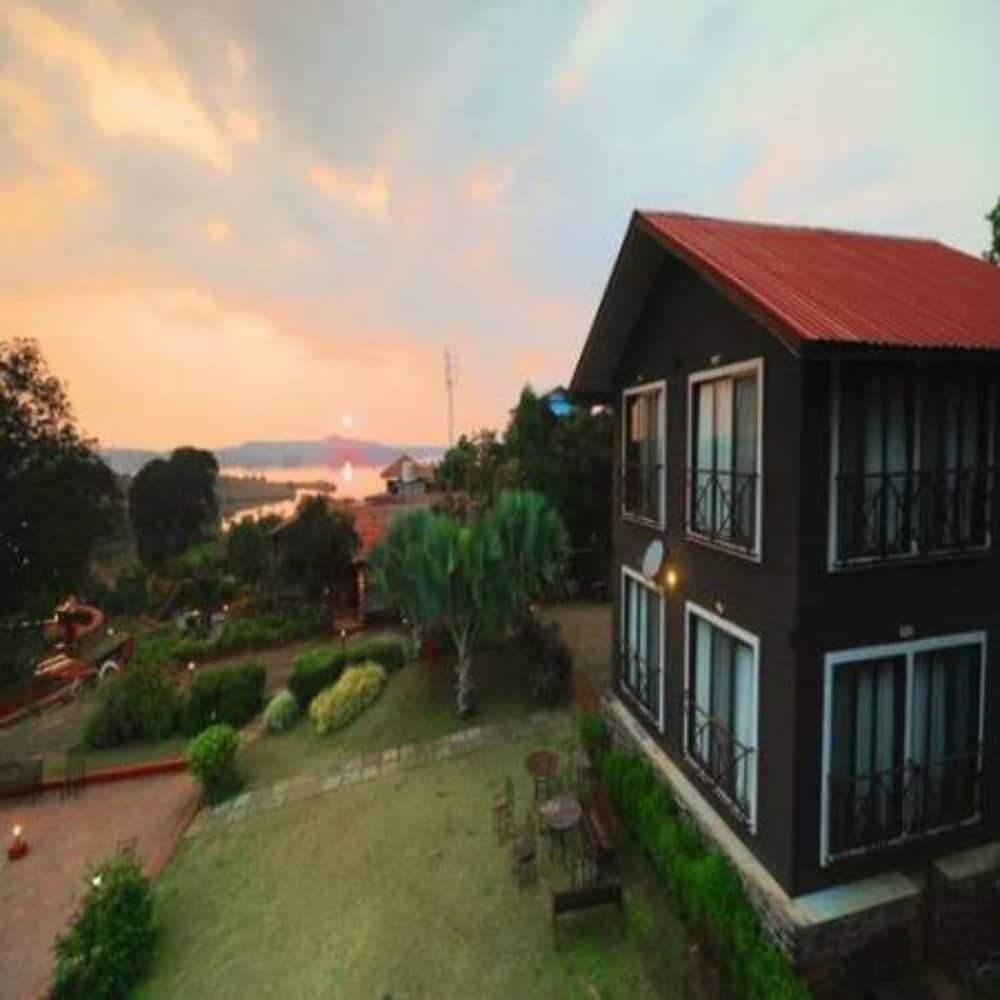 Deluxe Room, Lake View
