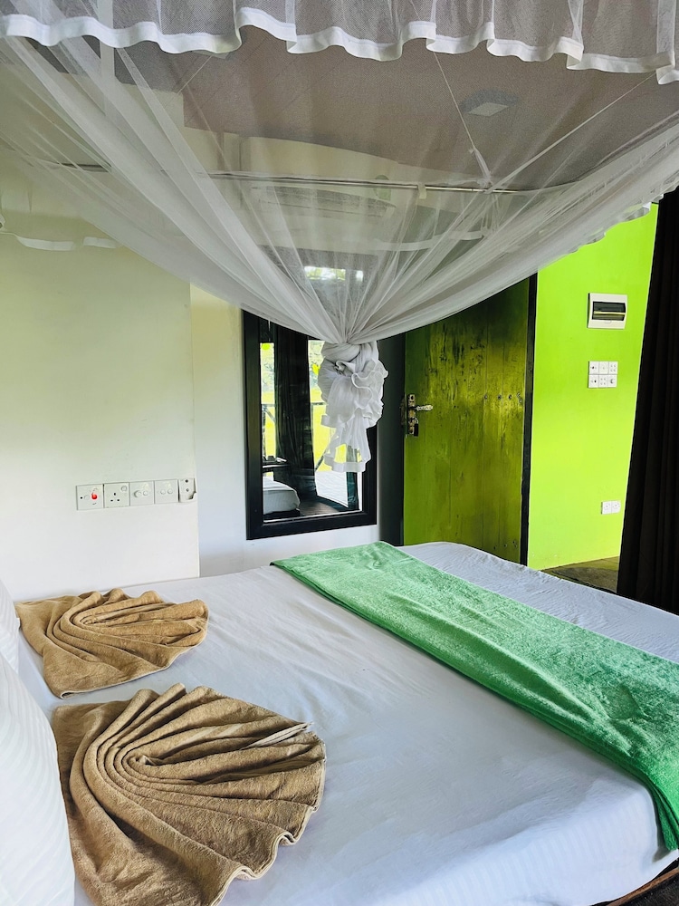 Economy Double Room, Garden View photo 2