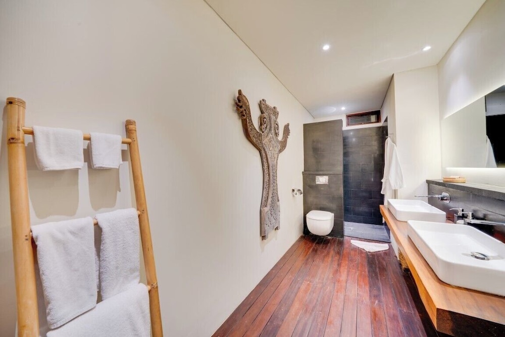 Deluxe Room - Photo 6