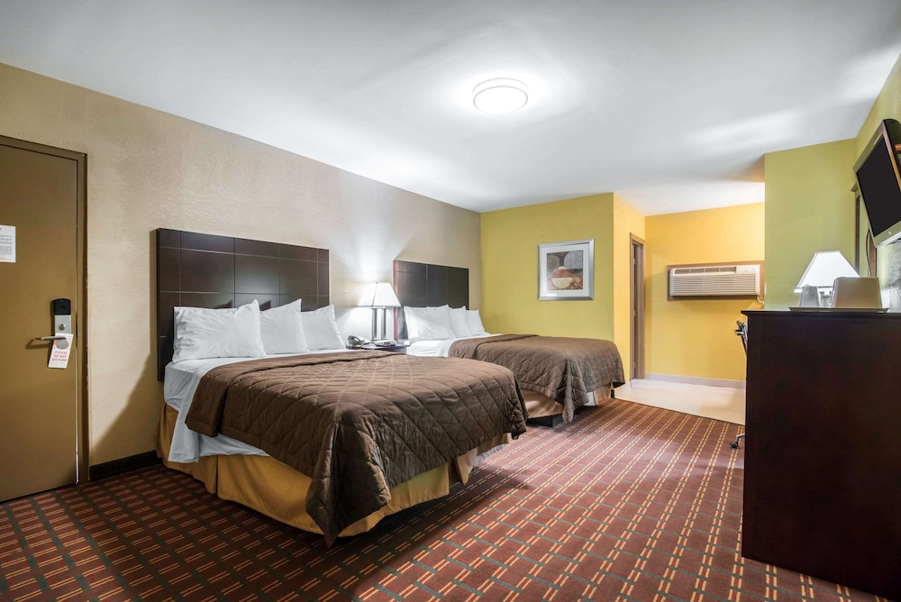 Standard Room, 2 Double Beds, Non Smoking photo 2