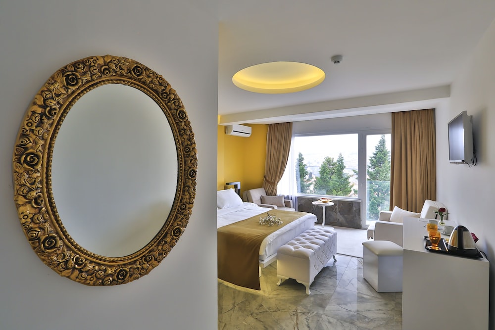 Royal Suite photo 2
