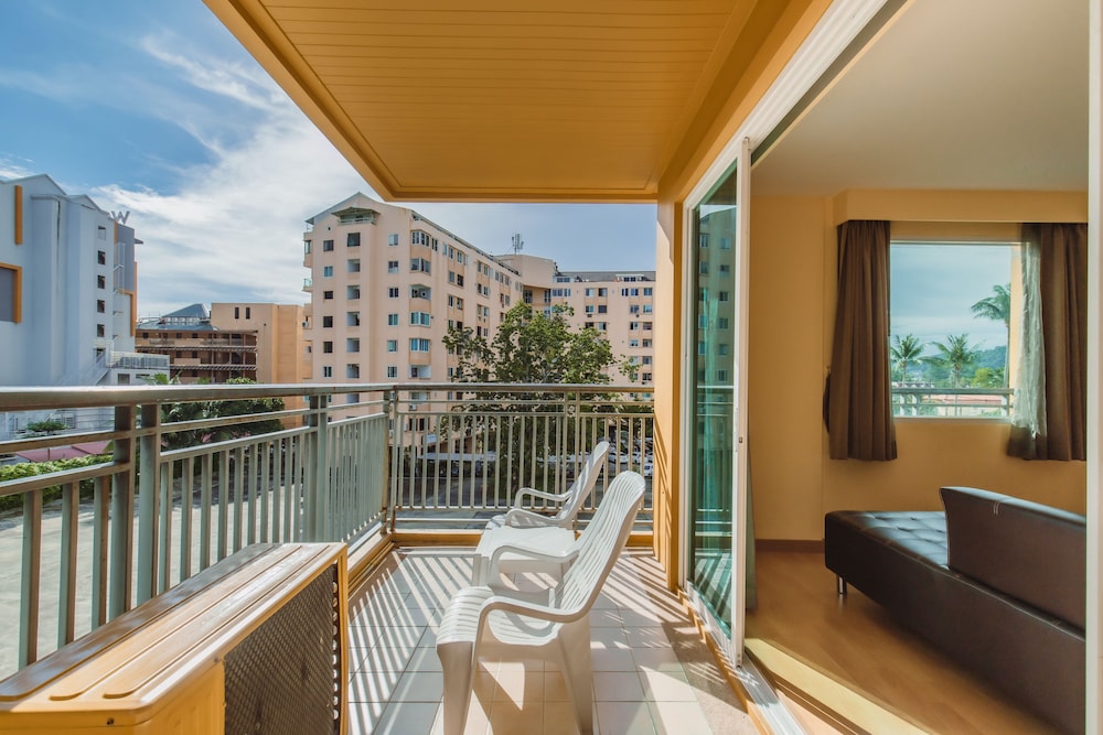 Family Suite - City View photo 2
