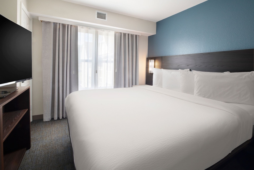 Suite, 1 Bedroom - Photo 3