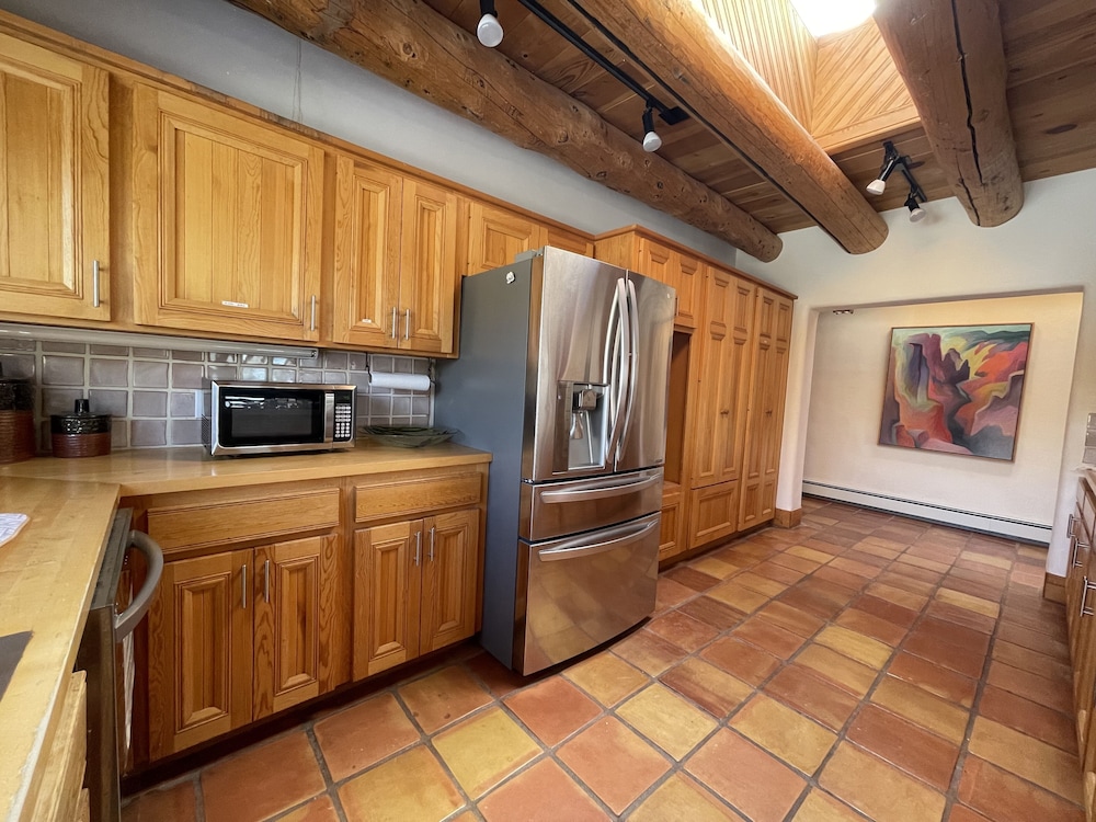 Family House, 2 Bedrooms, Pool Access, Mountain View photo 2