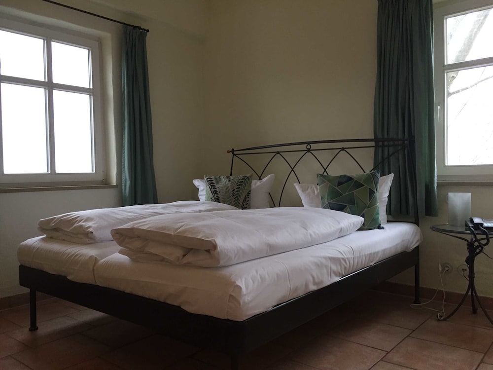 Superior Double Room, 1 Queen Bed, Lake View, Lakeside photo 3