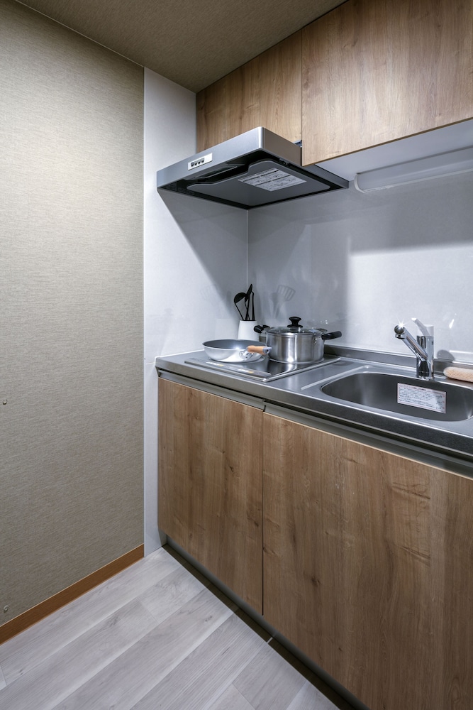 Luxury Suite, Non Smoking, Hot Tub - Photo 3