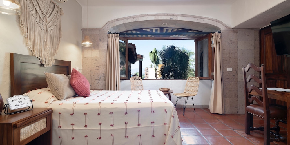 Deluxe Apartment, 3 Bedrooms, Kitchen, City View