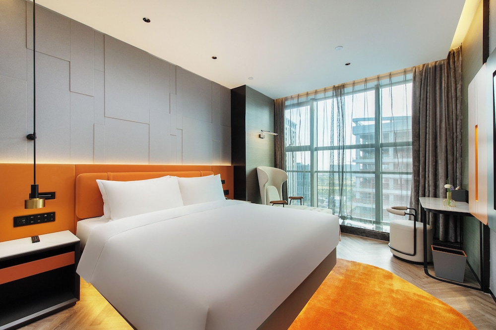Standard Room, 1 King Bed