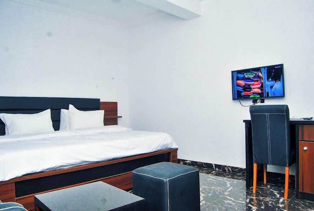 Family Room, Balcony, City View