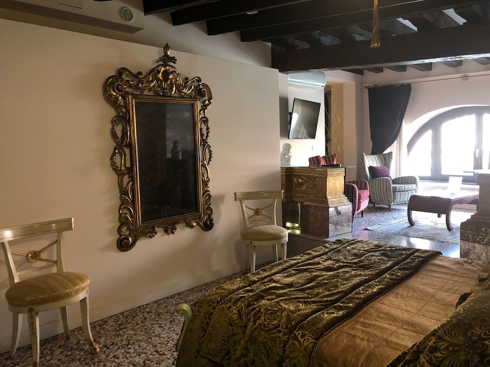 Suite photo 1