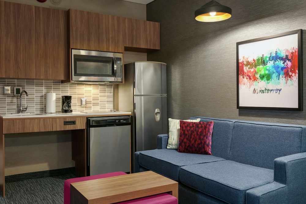 Studio, 1 Queen Bed, Accessible (Mobility & Hearing, Roll-in Shower)