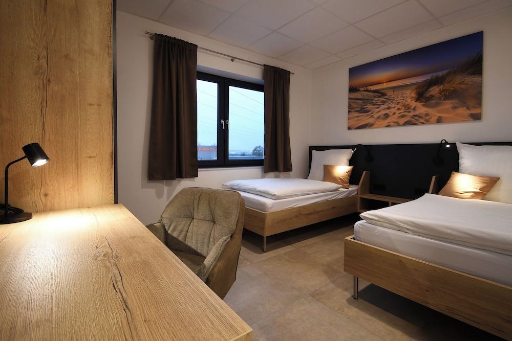 Basic Double or Twin Room, Non Smoking photo 1