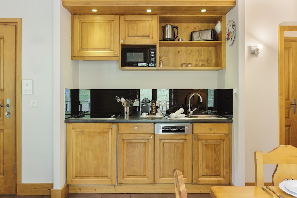 Family Apartment, 2 Bedrooms (Vallorcine Buet 43 ski in / ski out) photo