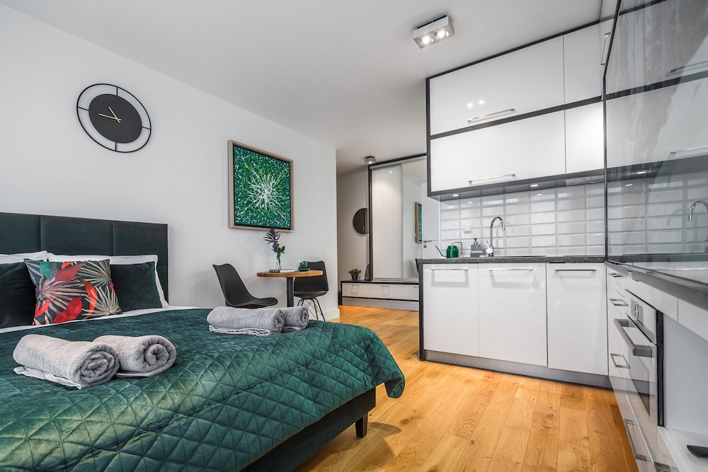 City Studio Suite, 1 Queen Bed photo 1